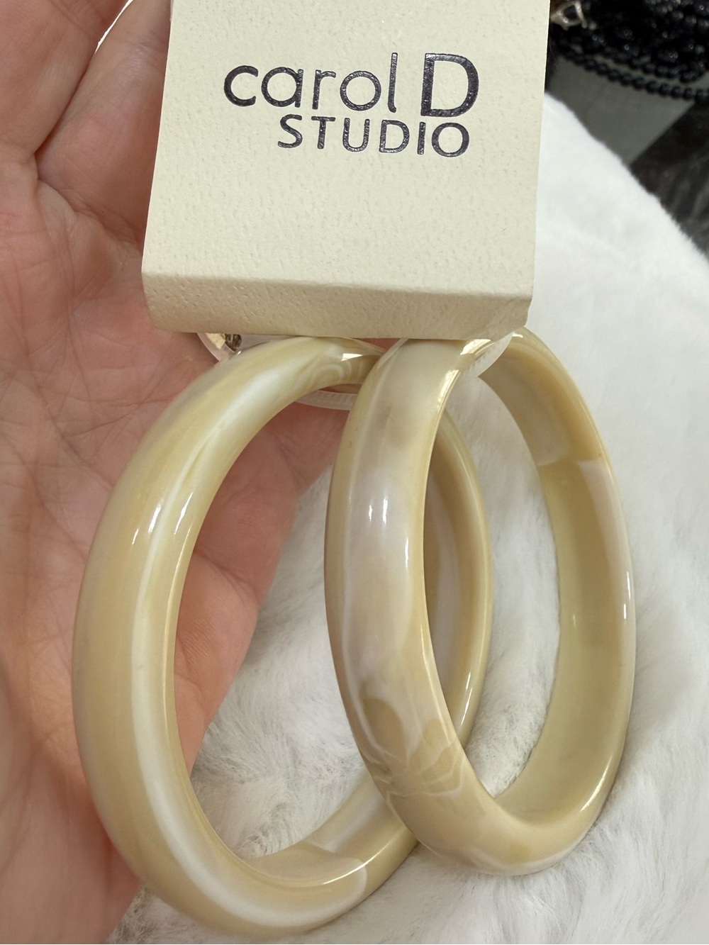 Carol D Studio Cream Resin Hoop Bracelet Set